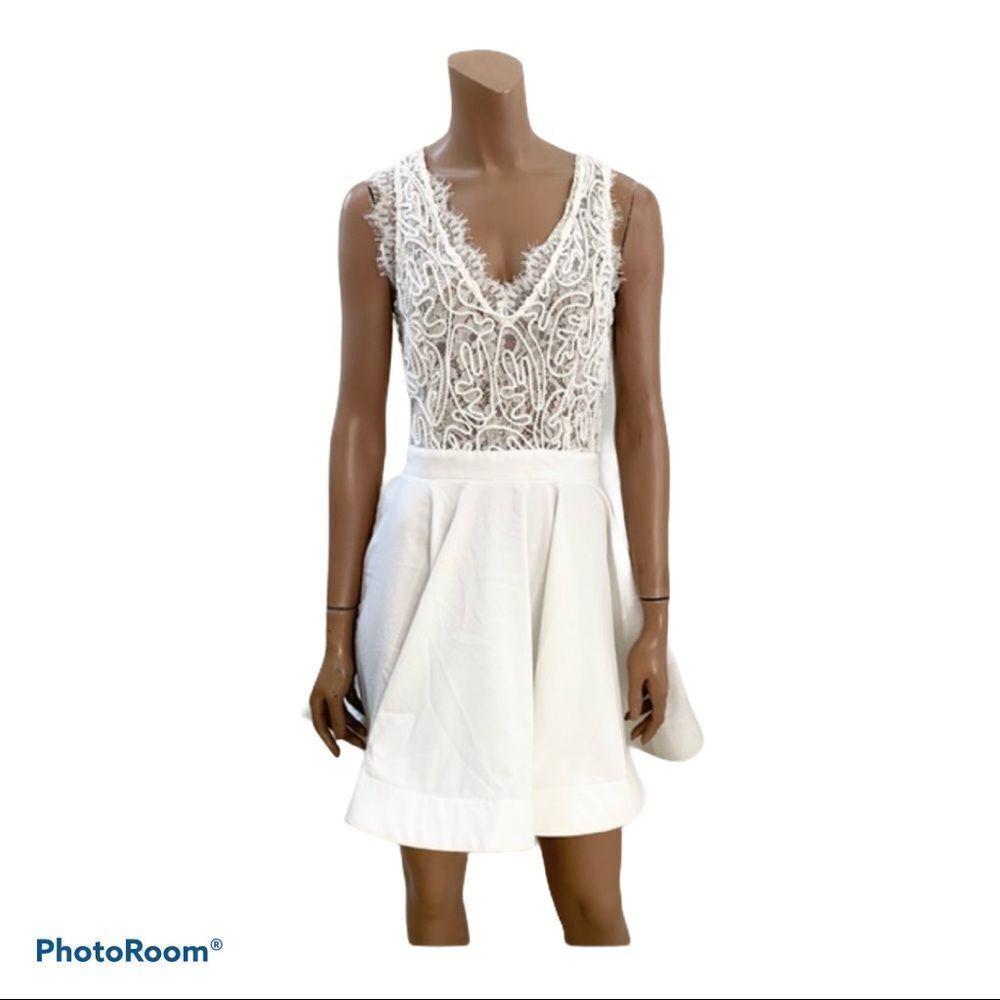 Luxxel White Lace V-Neck Skater Mini Dress M
